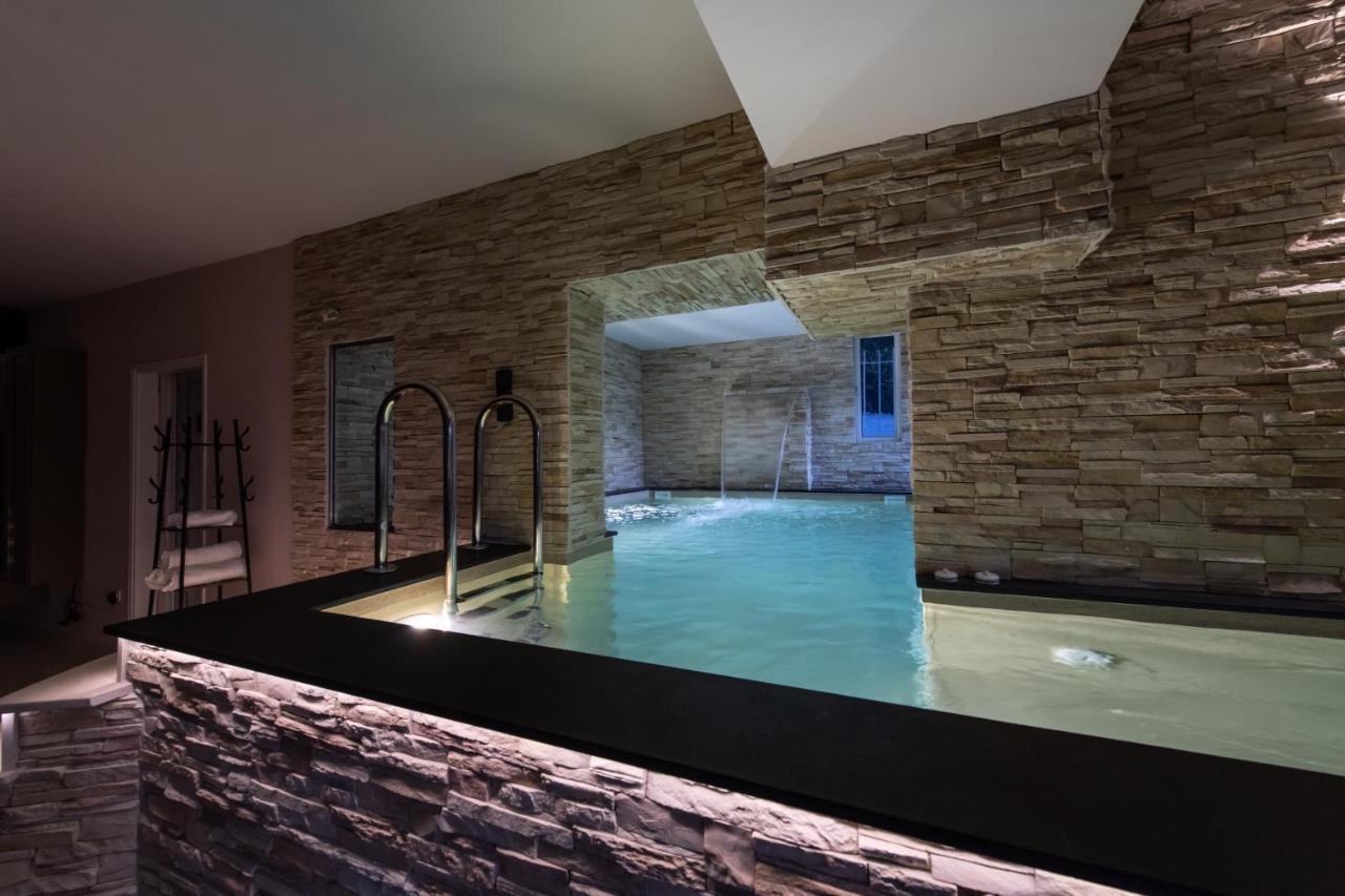 Villa Mairi - 2 Private Pools & Game Room Near Athens Salamís Exterior foto