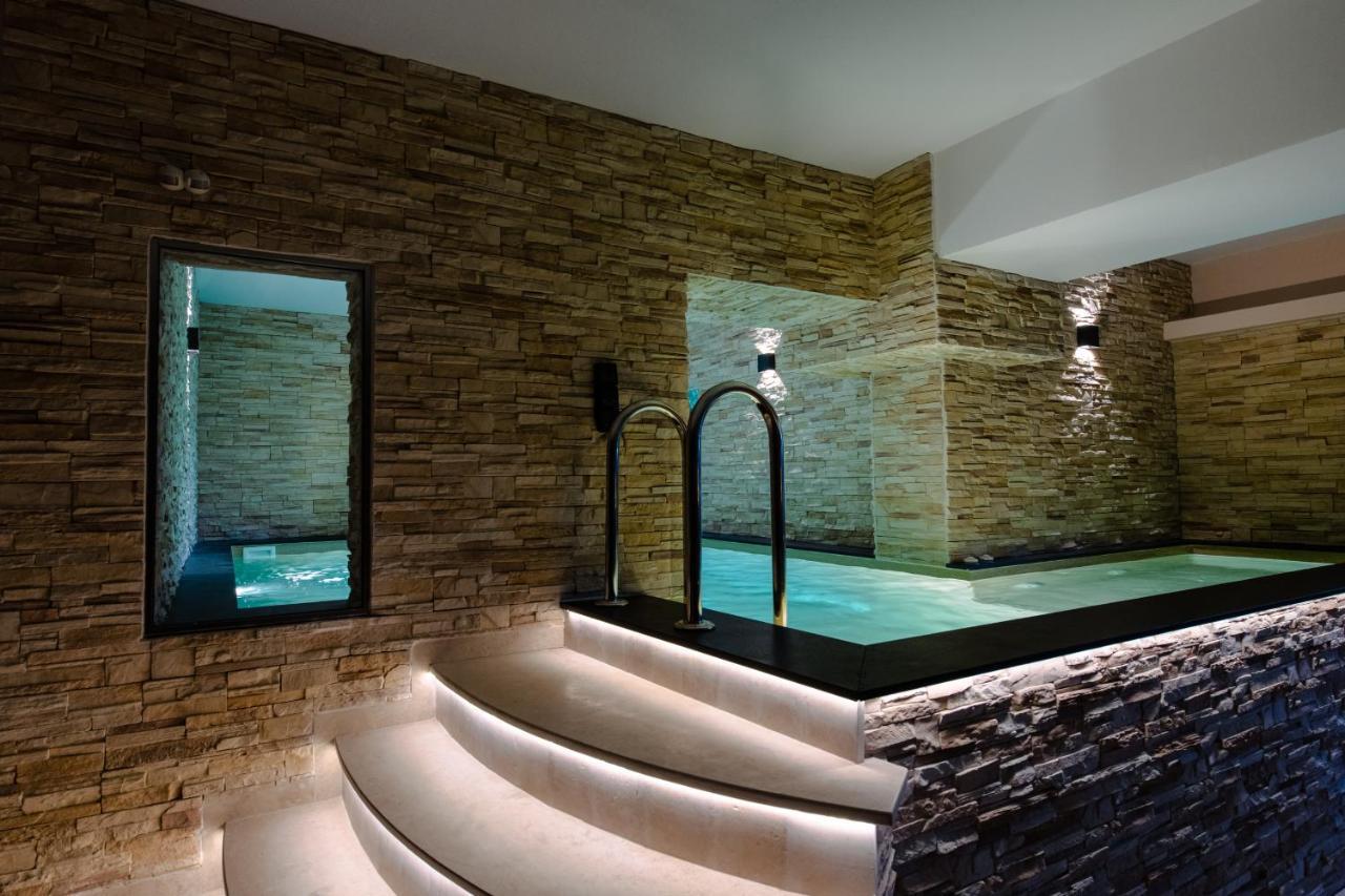 Villa Mairi - 2 Private Pools & Game Room Near Athens Salamís Exterior foto
